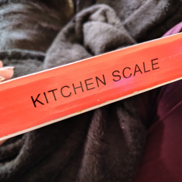 Digital Kitchen Scale with LCD Display - Picture 3 of 12